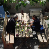 Herren und Blumen_MajaWeiller.JPG